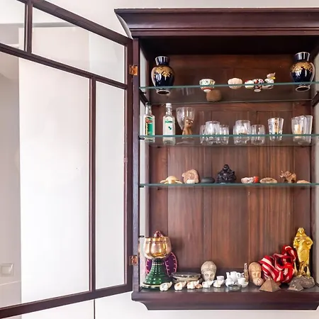 Apartment דירה *